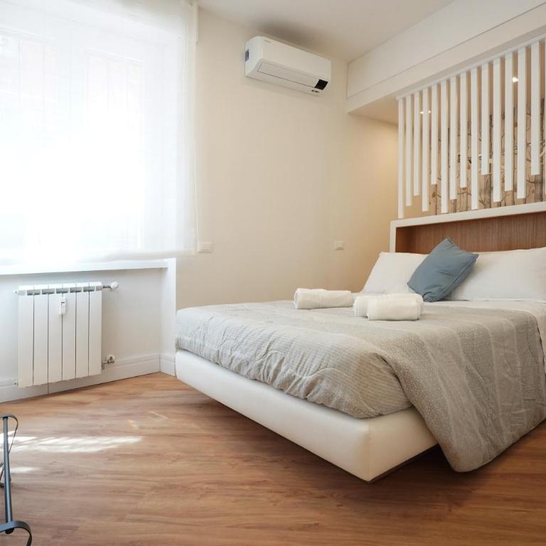 Peaceful 2 Bedrooms with patio, near Metro A - Two-Bedroom Apartment - 48