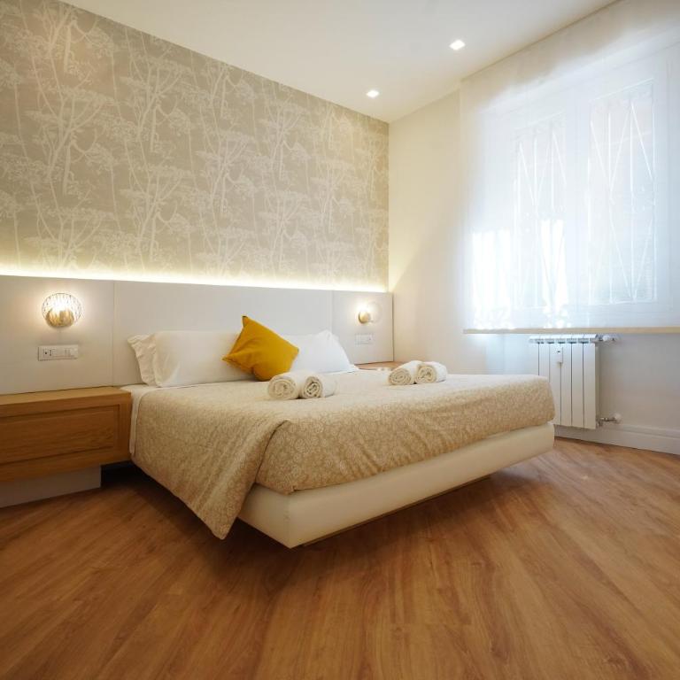 Peaceful 2 Bedrooms with patio, near Metro A - Two-Bedroom Apartment - 46