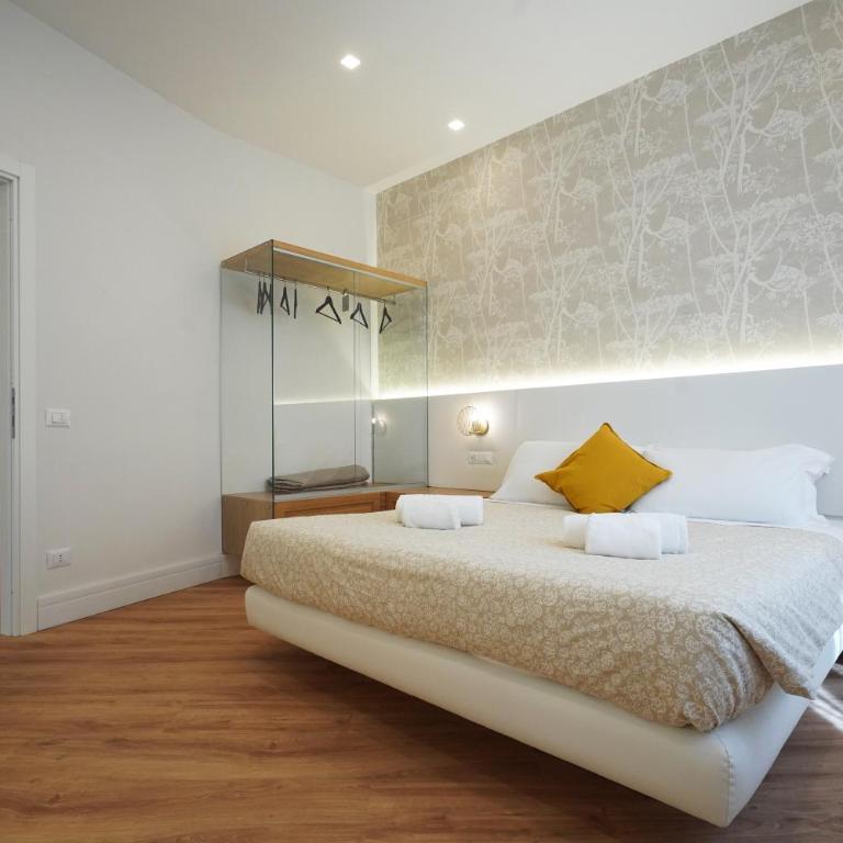 Peaceful 2 Bedrooms with patio, near Metro A - Two-Bedroom Apartment - 6