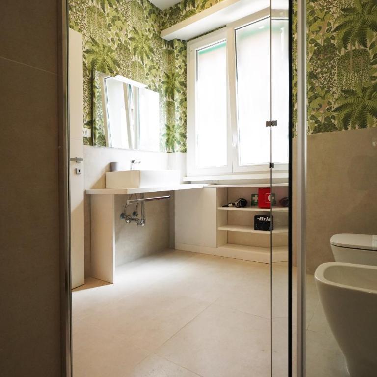 Peaceful 2 Bedrooms with patio, near Metro A - Two-Bedroom Apartment - 61