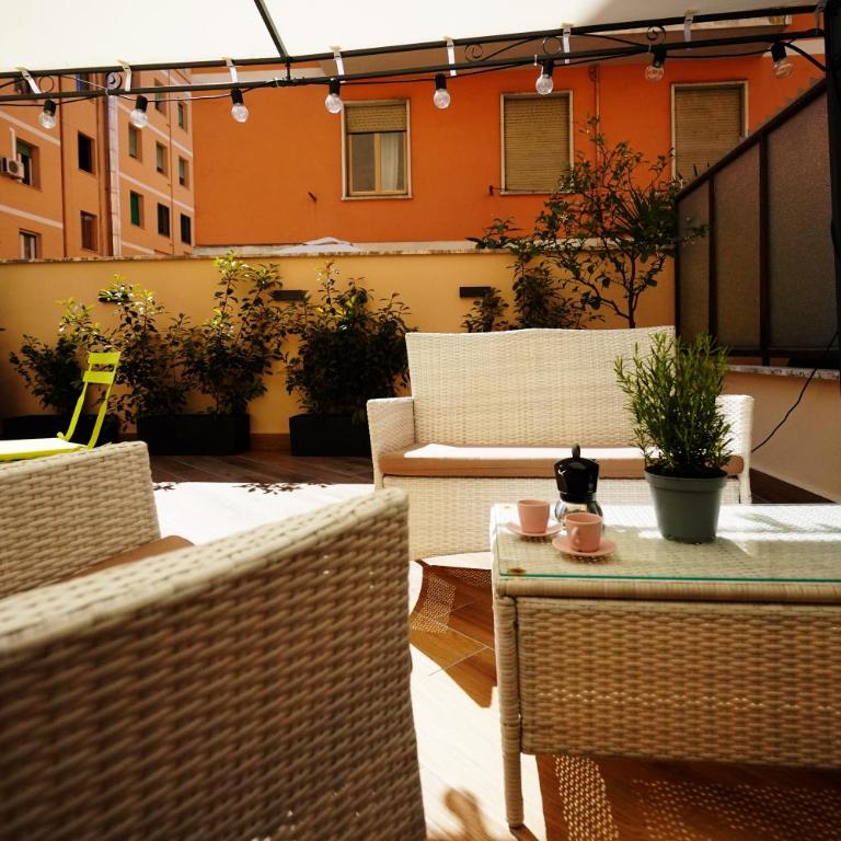 Peaceful 2 Bedrooms with patio, near Metro A - Two-Bedroom Apartment - 74