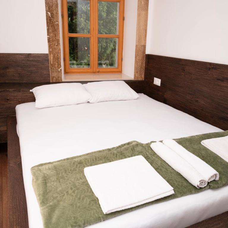 Sunrise Apartments - with Old Bridge view - Two-Bedroom Apartment with View - 8