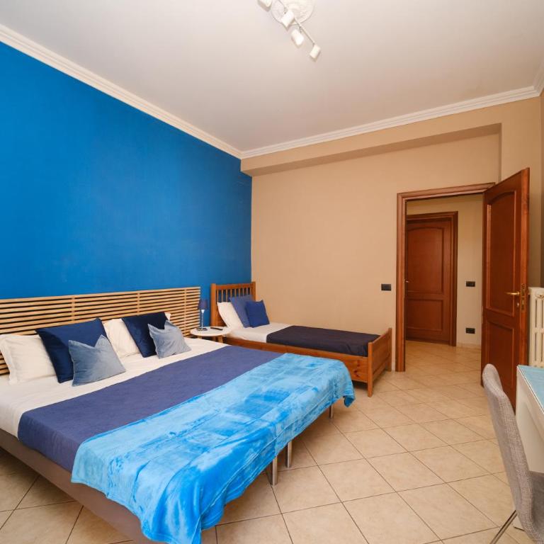 Midnight in Vatican - Camera Tripla con Bagno Privato Esterno - 9