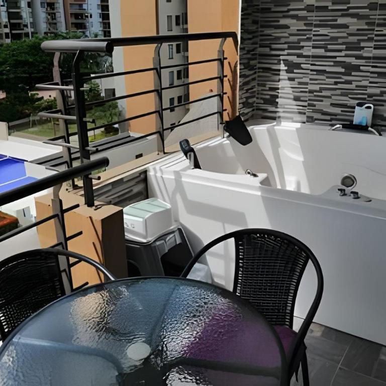 Relax en Ricaurte, Jacuzzi privado, 94 Mts - Apartamento de 3 dormitorios - 3