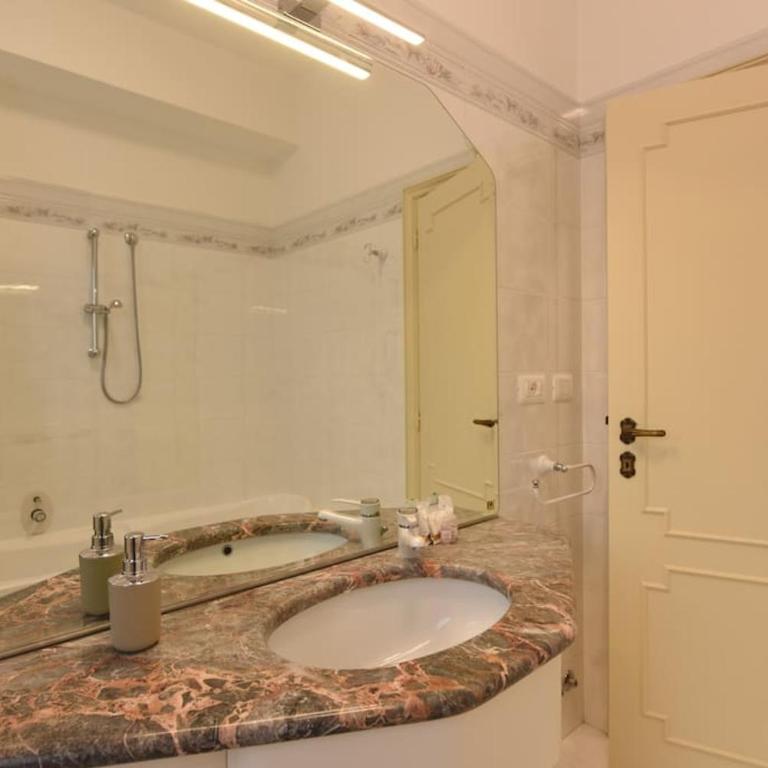 Superior 2 bed apt AC Parking WiFi - Sirolo centro - Two-Bedroom Apartment - 16
