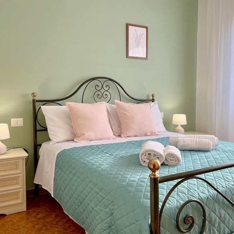 Superior 2 bed apt AC Parking WiFi - Sirolo centro - Two-Bedroom Apartment - 2