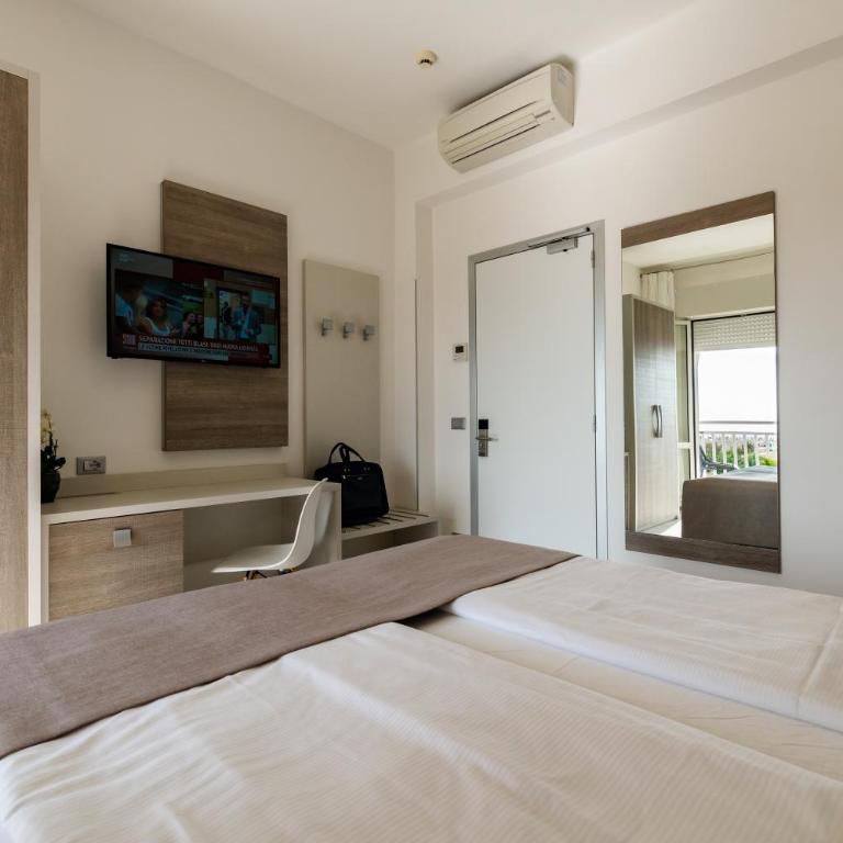 Hotel Lux - Camera Matrimoniale con Vista Mare - 1