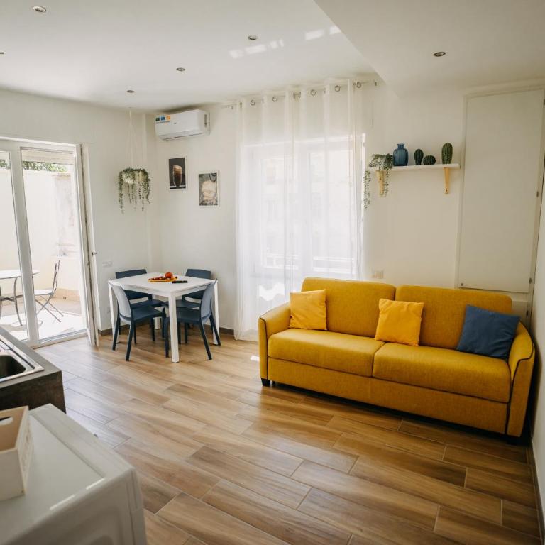 Salerno Center Suites - Appartamento con 1 Camera da Letto - 1