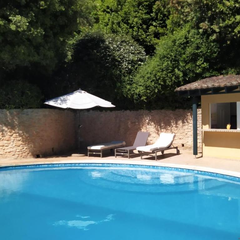 Cote d'Azur Villa mit Haupt und Nebenhaus, Pool und Poolküche - Villa avec Piscine Privée - 29