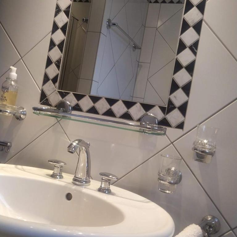 Cote d'Azur Villa mit Haupt und Nebenhaus, Pool und Poolküche - Villa avec Piscine Privée - 18
