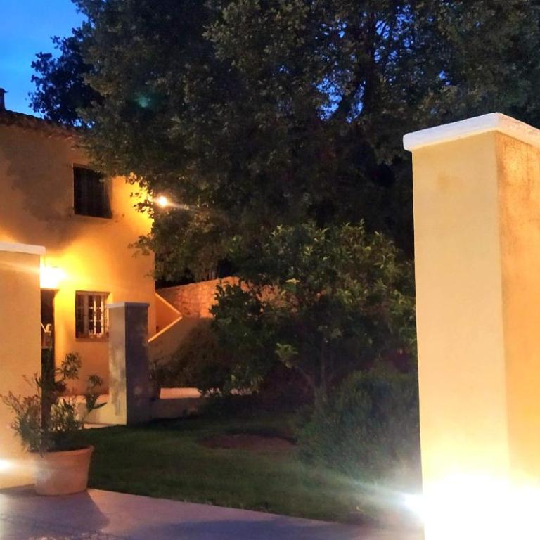 Cote d'Azur Villa mit Haupt und Nebenhaus, Pool und Poolküche - Villa avec Piscine Privée - 14