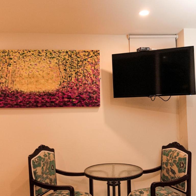 Hotel Plaza Garibaldi - Deluxe Queen Room - 4