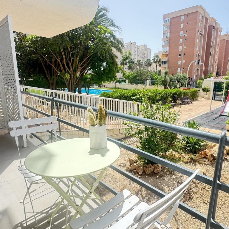 Estudio con piscina - Estudio con vistas a la piscina - 2