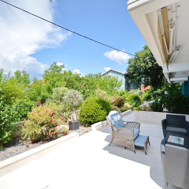 Apartments Boka Blue Dobrota Kotor - Apartment with Terrace - 11