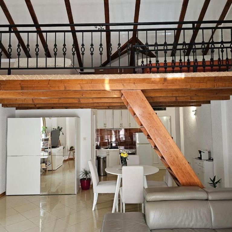 Apartments Carpe Diem - Deluxe Top Floor Apartment with Balcony and Partial Sea View - 10