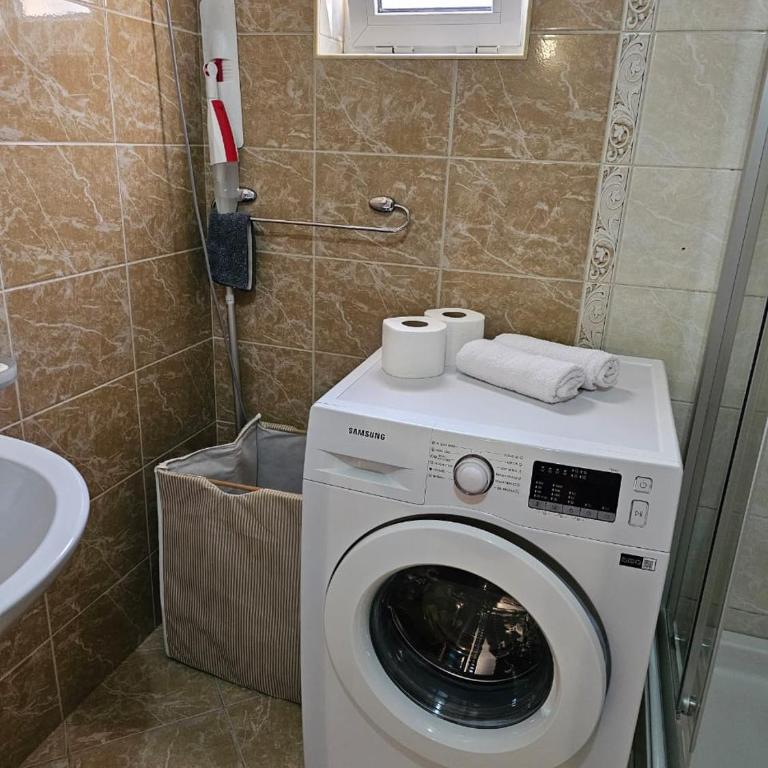 Apartments Carpe Diem - Deluxe Top Floor Apartment with Balcony and Partial Sea View - 12