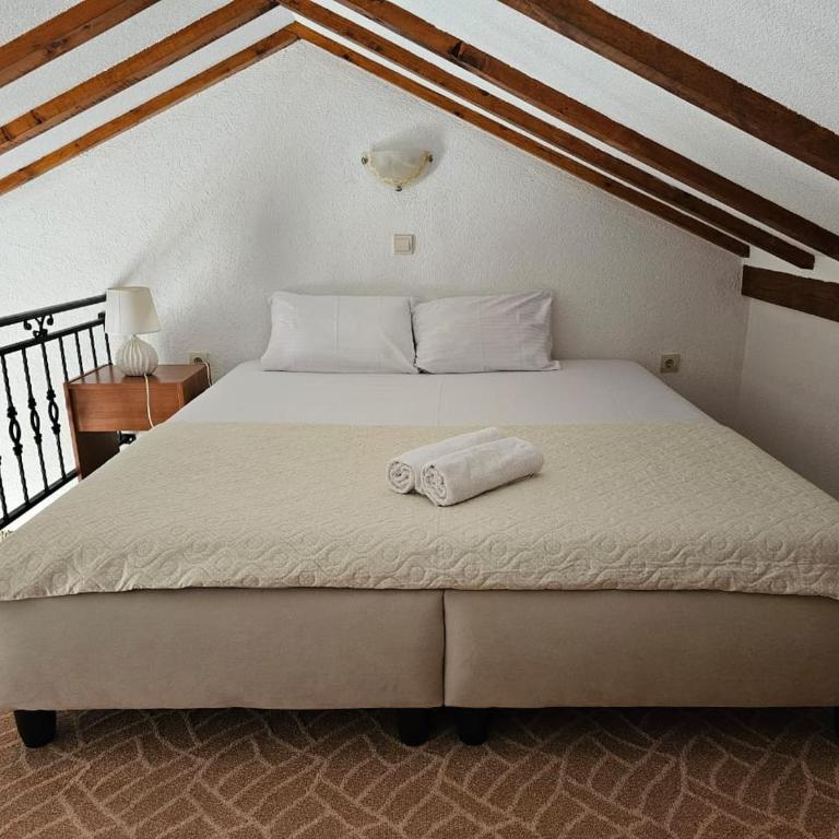 Apartments Carpe Diem - Deluxe Top Floor Apartment with Balcony and Partial Sea View - 13