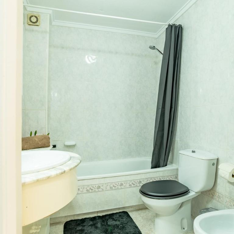 100mt to beach apartment centre Torrevieja - Apartamento de 2 dormitorios - 16