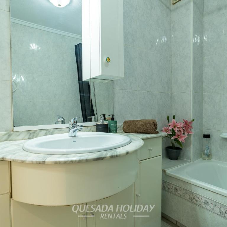 100mt to beach apartment centre Torrevieja - Apartamento de 2 dormitorios - 21