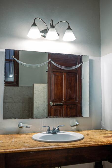 Casa Armadillo, colonial house with pool - Two-Bedroom House - 34
