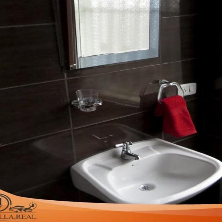HOSTAL VILLA.REAL - Habitación Deluxe (2 adultos + 1 niño) - 2