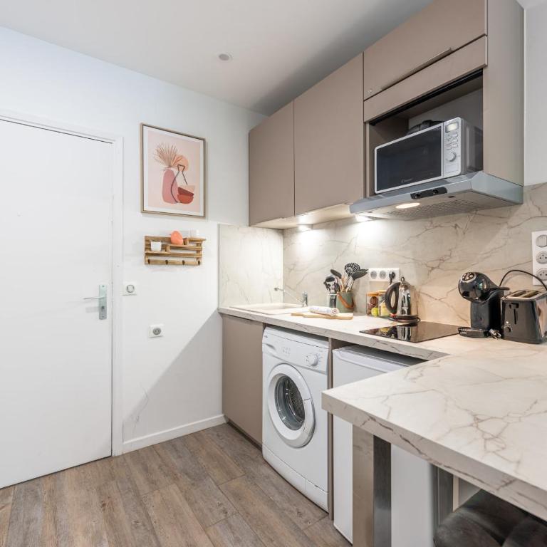 Le Bonlieu 3 - Joli studio avec balcon en plein coeur de la ville - Appartement - 21