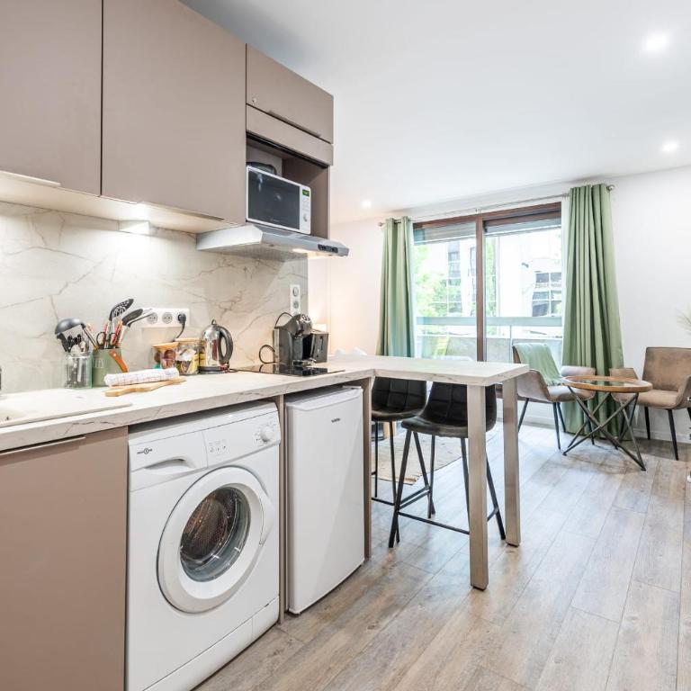Le Bonlieu 3 - Joli studio avec balcon en plein coeur de la ville - Appartement - 22