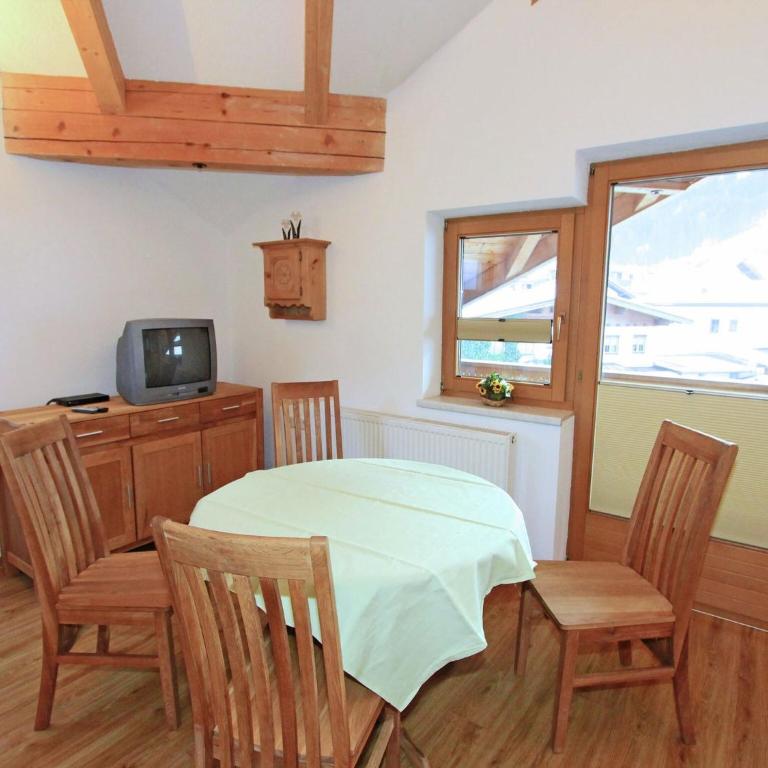 Apartment in Kaltenbach near Ski Lift - One-Bedroom Apartment - 4