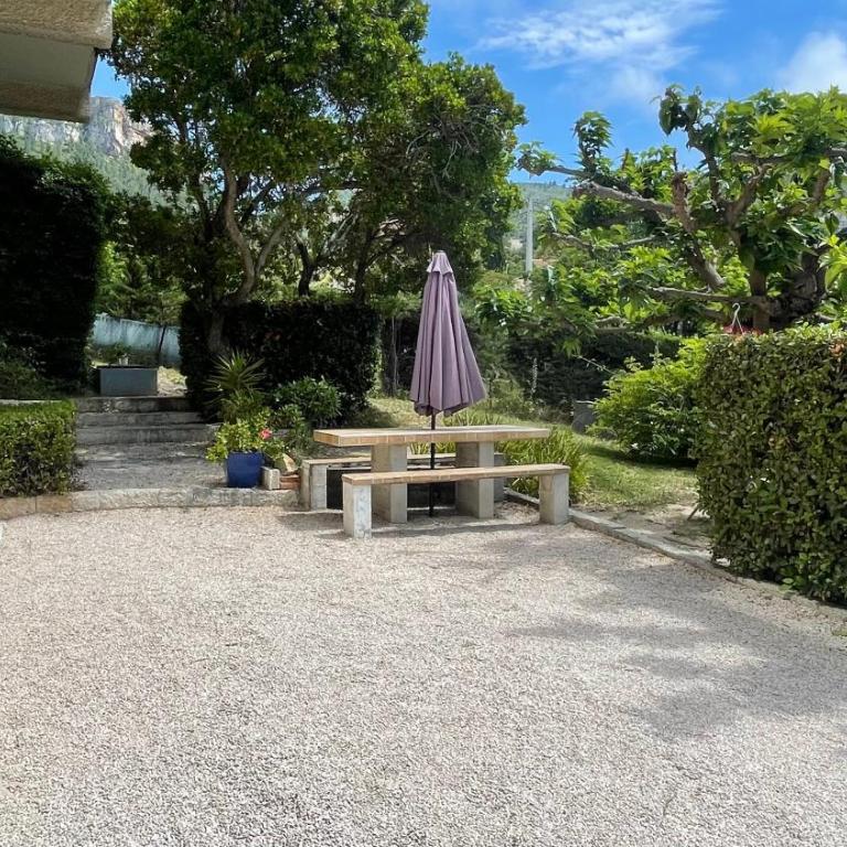 Large private garden, quiet 2-bedroom apartment, air conditioning, wifi, parking - Appartement - 51