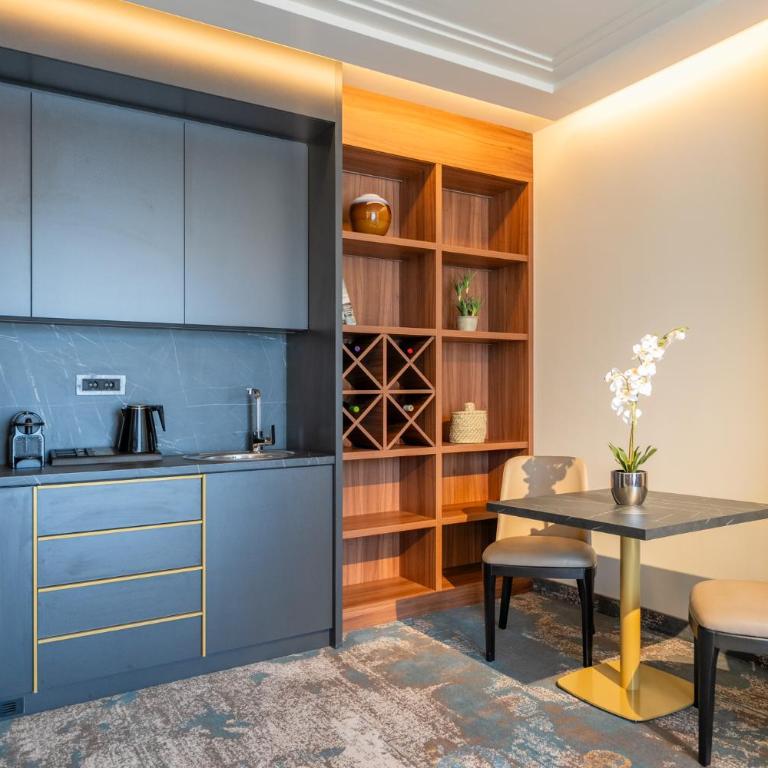 Hotel Kocka Vrnjačka Banja - Kraljevski Suite - 14