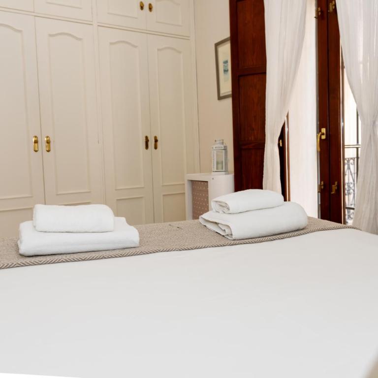 Charming & quiet apartment in Plaza del Salvador - One-Bedroom Apartment - 33