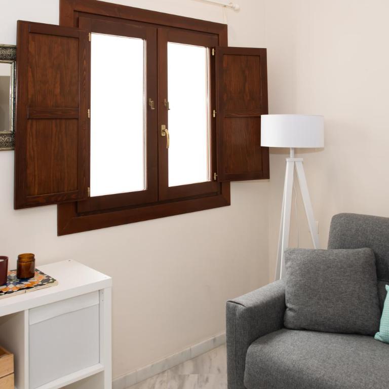 Charming & quiet apartment in Plaza del Salvador - One-Bedroom Apartment - 6