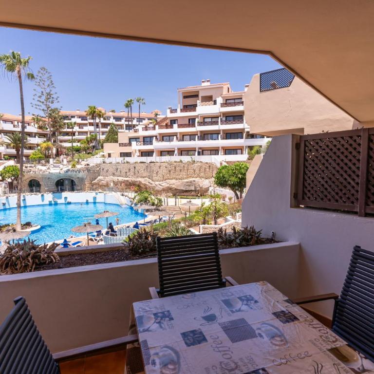 Oceanfront 2 bedrooms Holiday Home in Tenerife South - Apartamento de 2 dormitorios - 28