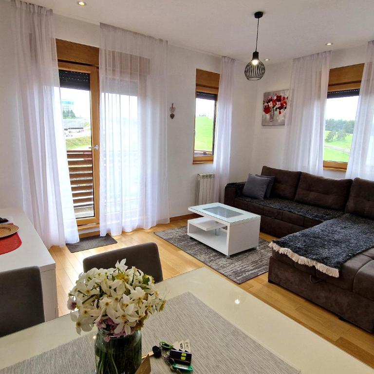 Apartment GEA 24 Zlatibor sa garažom - Apartman sa Pogledom na Planinu - 1