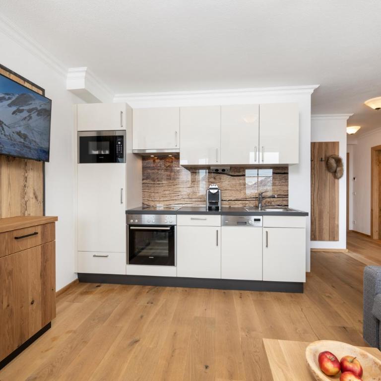 Hotel Almschlössl & Schrotteralm - Apartment mit 2 Schlafzimmern, einem Balkon und Panoramablick - 9