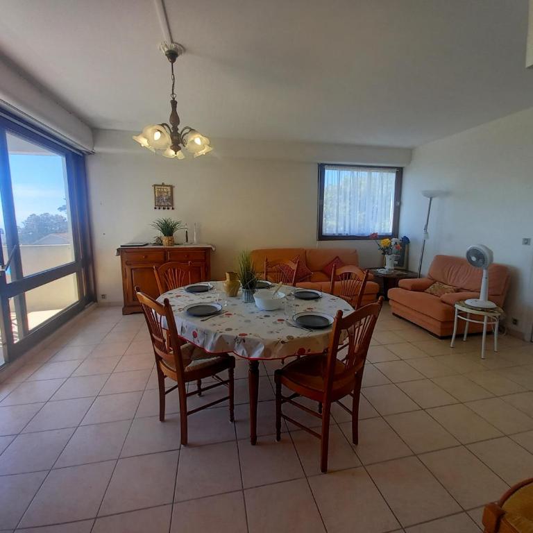 Royan Pontaillac – APPARTEMENT VUE MER – balcon – WIFI – confort simple - Appartamento con Vista Mare - 4