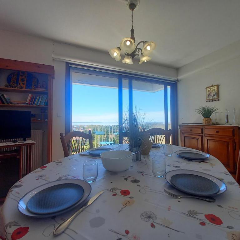Royan Pontaillac – APPARTEMENT VUE MER – balcon – WIFI – confort simple - Appartamento con Vista Mare - 5