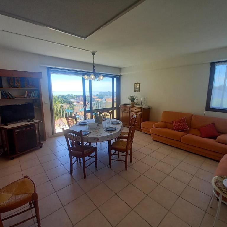 Royan Pontaillac – APPARTEMENT VUE MER – balcon – WIFI – confort simple - Appartamento con Vista Mare - 6