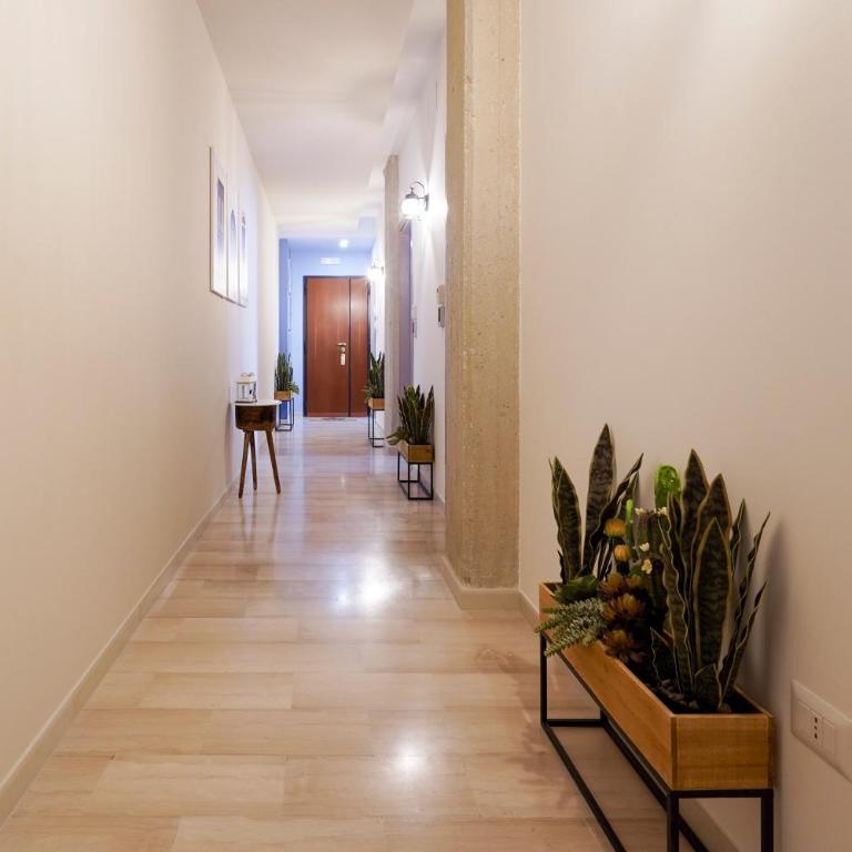 Mediterranea Apartment - Train&Bas Station 1MinWalk - One-Bedroom Apartment - 23