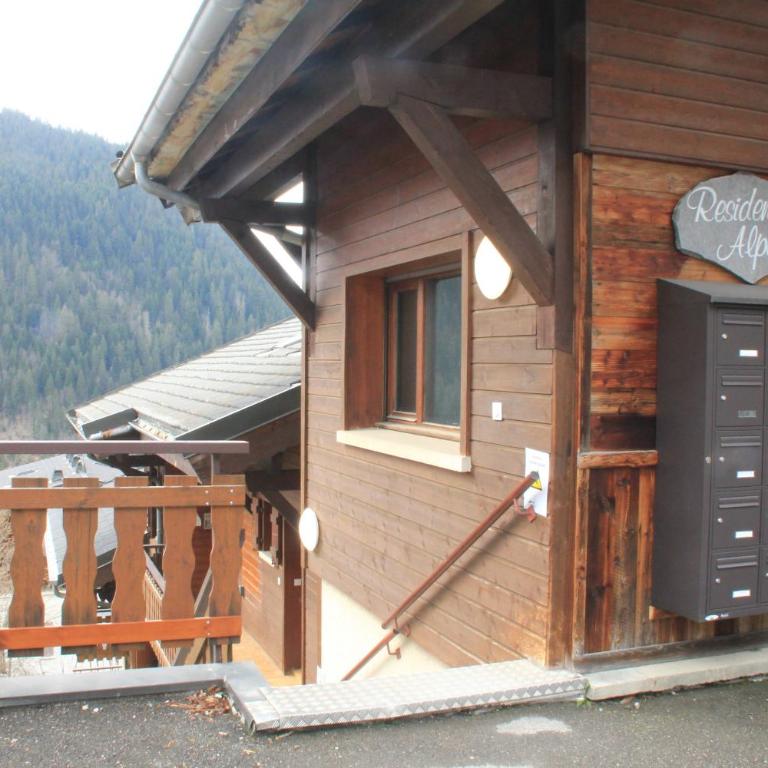 Alpina AL1 MOUNTAIN & QUIET 4 Pers - Studio avec Balcon - 16
