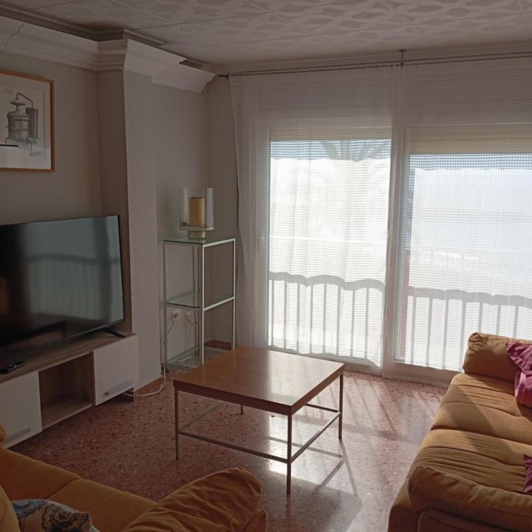 Alojamiento en primera linea - Three-Bedroom Apartment - 6