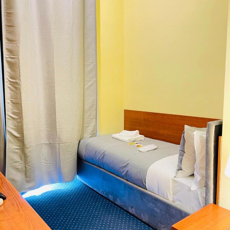 Hotel Rome place - Camera Singola con Bagno Privato - 13