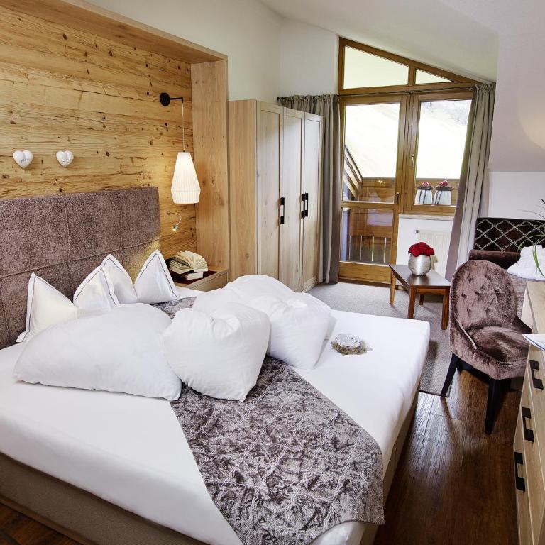 Hotel Weisses Lamm - Doppelzimmer Alpine - 1