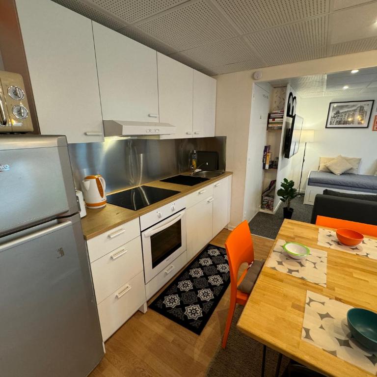 Eclectic apartment in Paris near Montmartre - Appartamento con 2 Camere da Letto - 19