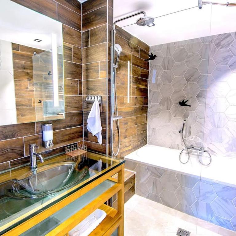 Stylish place-Amazing Views-3 main lifts, Apt design- vue splendide-3 Telecabines - Apartment mit 3 Schlafzimmern - 5