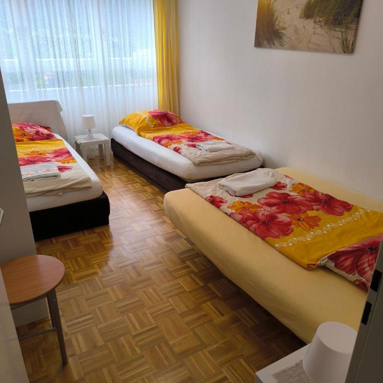 98, Bergblick, 2 Schlafzimmer, Dusche , WC, Küche, Wohnzimmer - Apartment mit 2 Schlafzimmern - 15