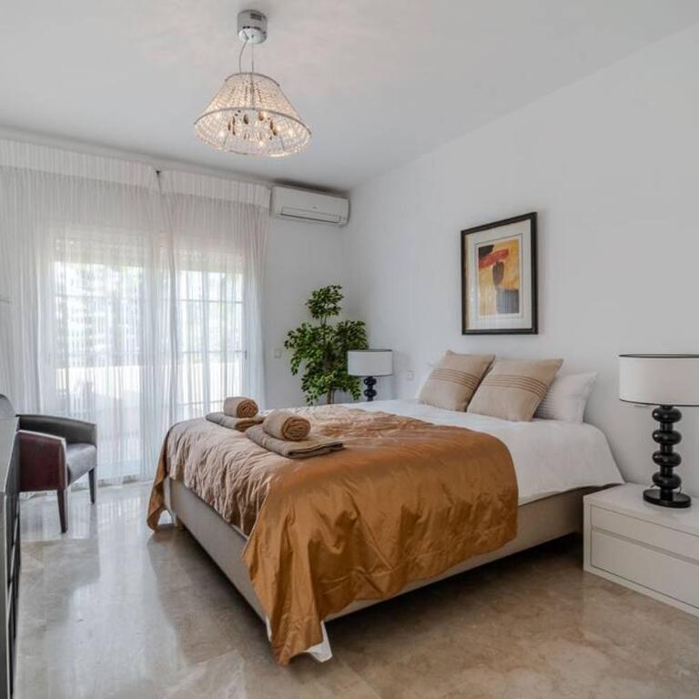 Cozy Villa in Marbella-Estepona - Villa - 8