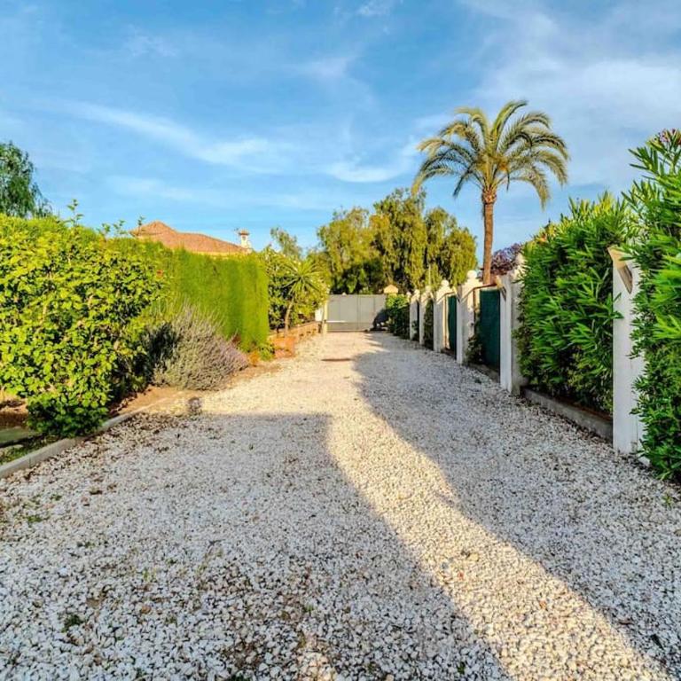 Cozy Villa in Marbella-Estepona - Villa - 10