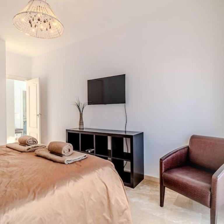 Cozy Villa in Marbella-Estepona - Villa - 23