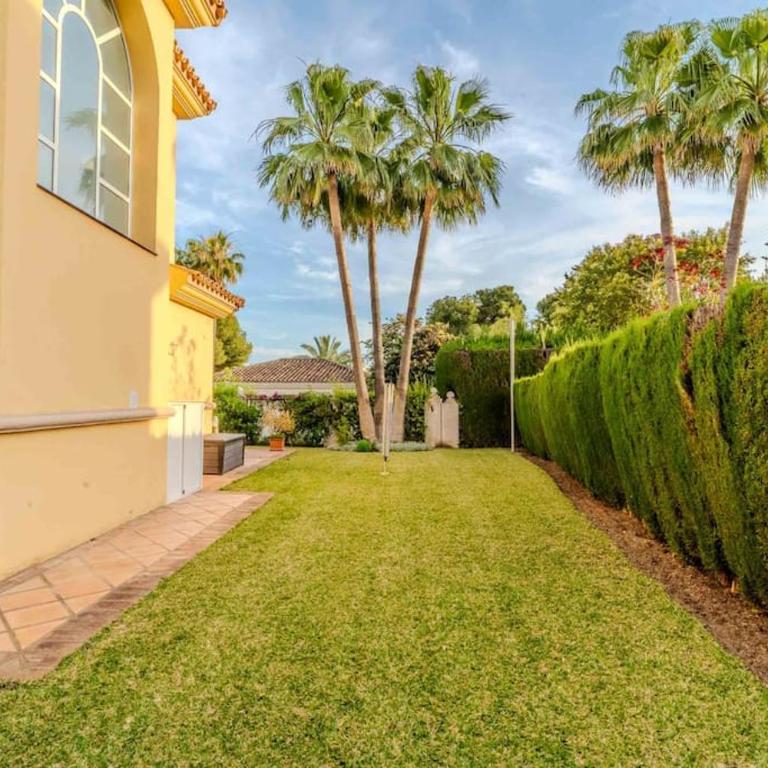 Cozy Villa in Marbella-Estepona - Villa - 27